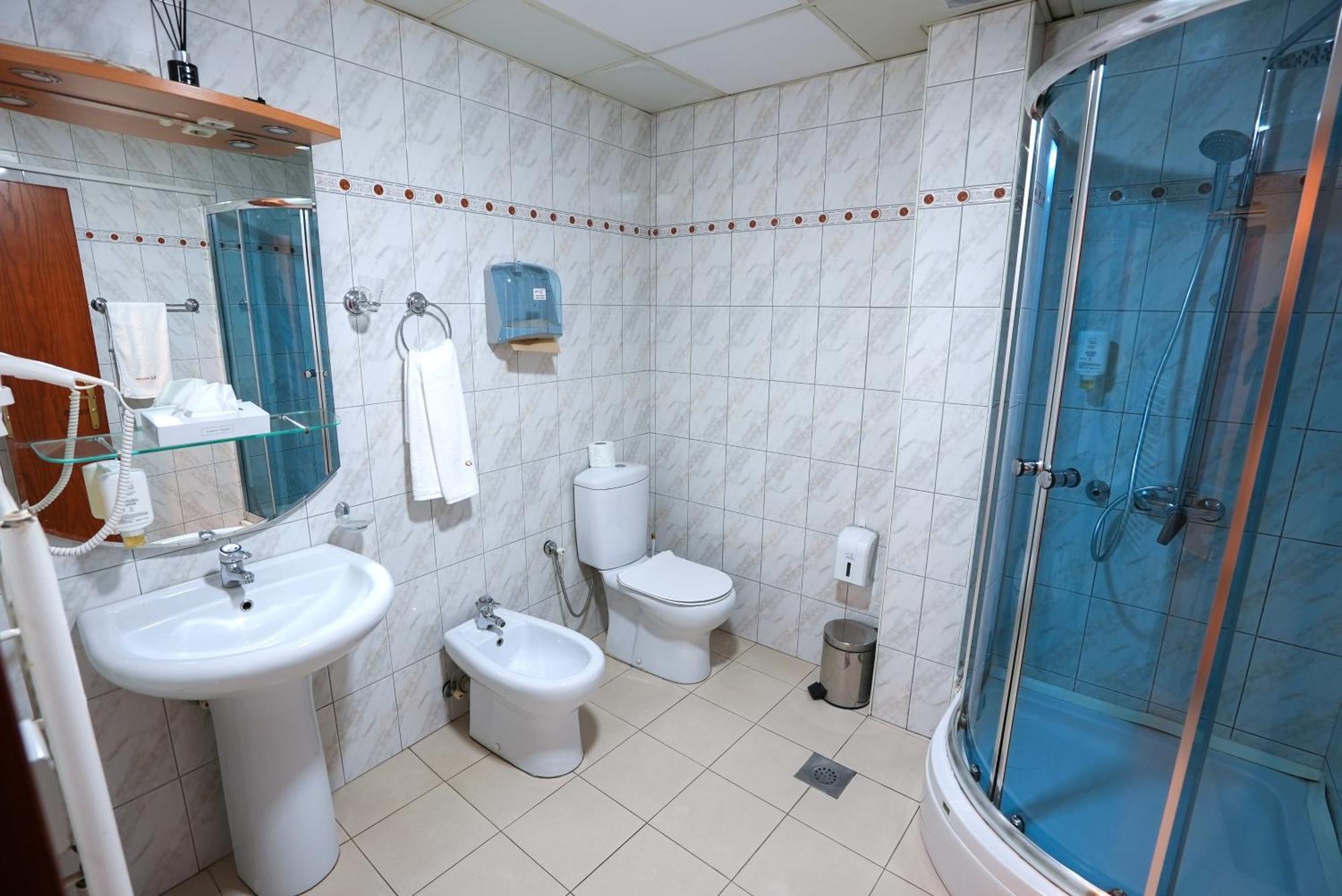 Hotel Gold Inn Peje Extérieur photo