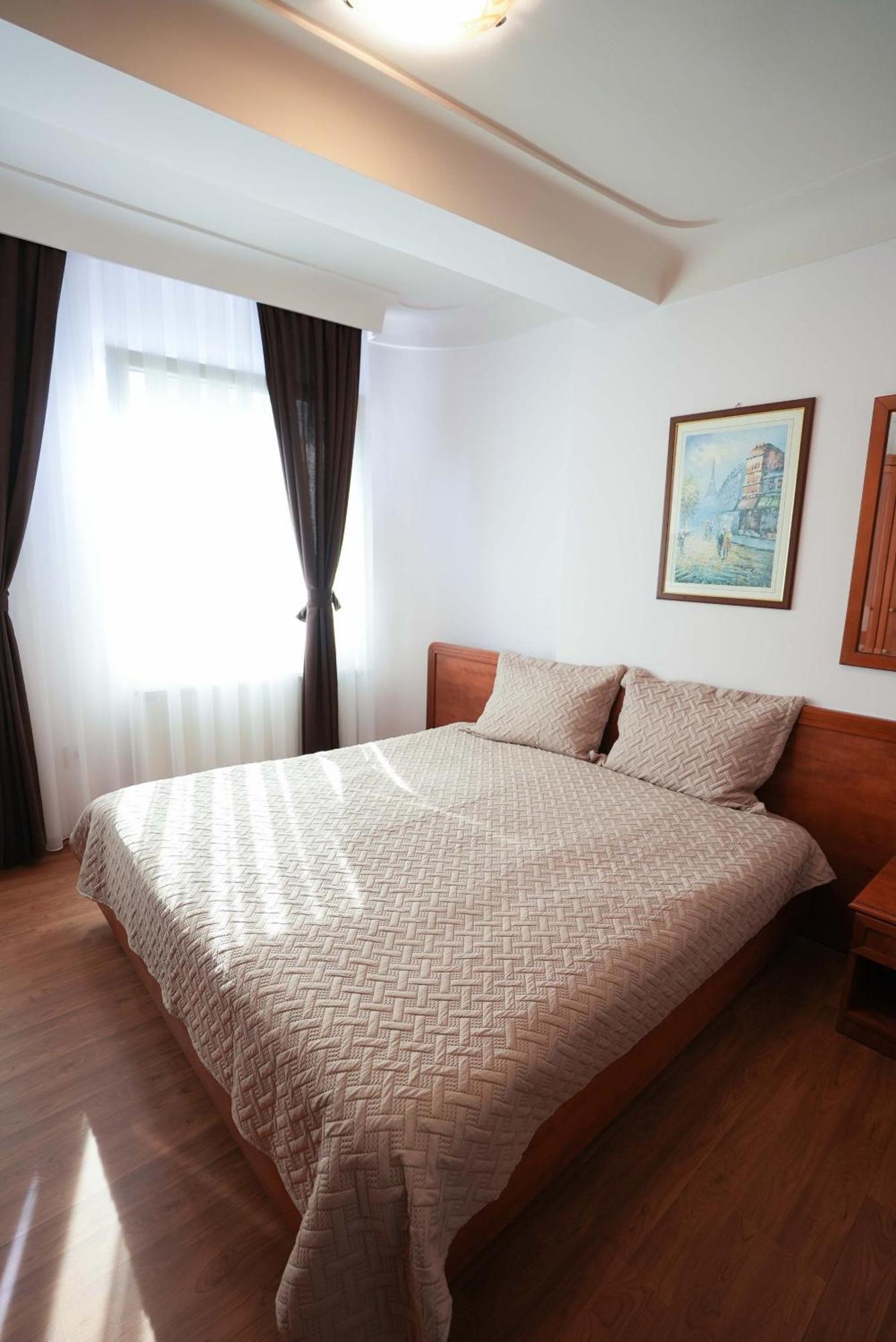 Hotel Gold Inn Peje Extérieur photo