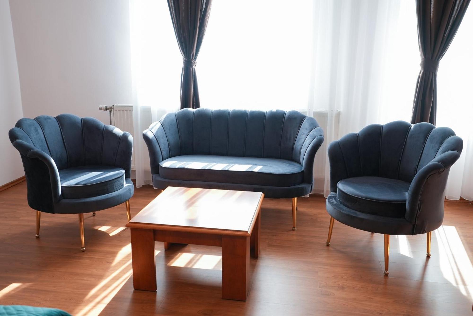 Hotel Gold Inn Peje Extérieur photo