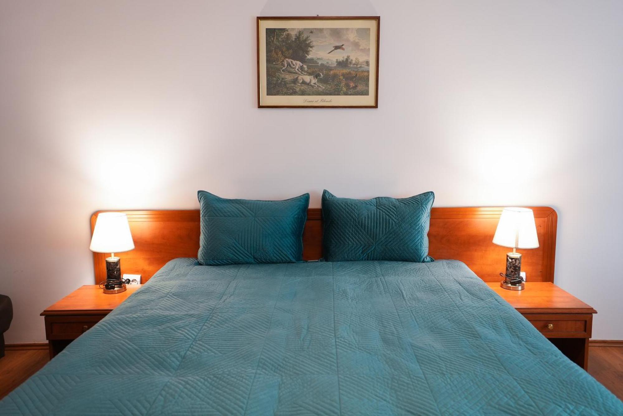 Hotel Gold Inn Peje Extérieur photo