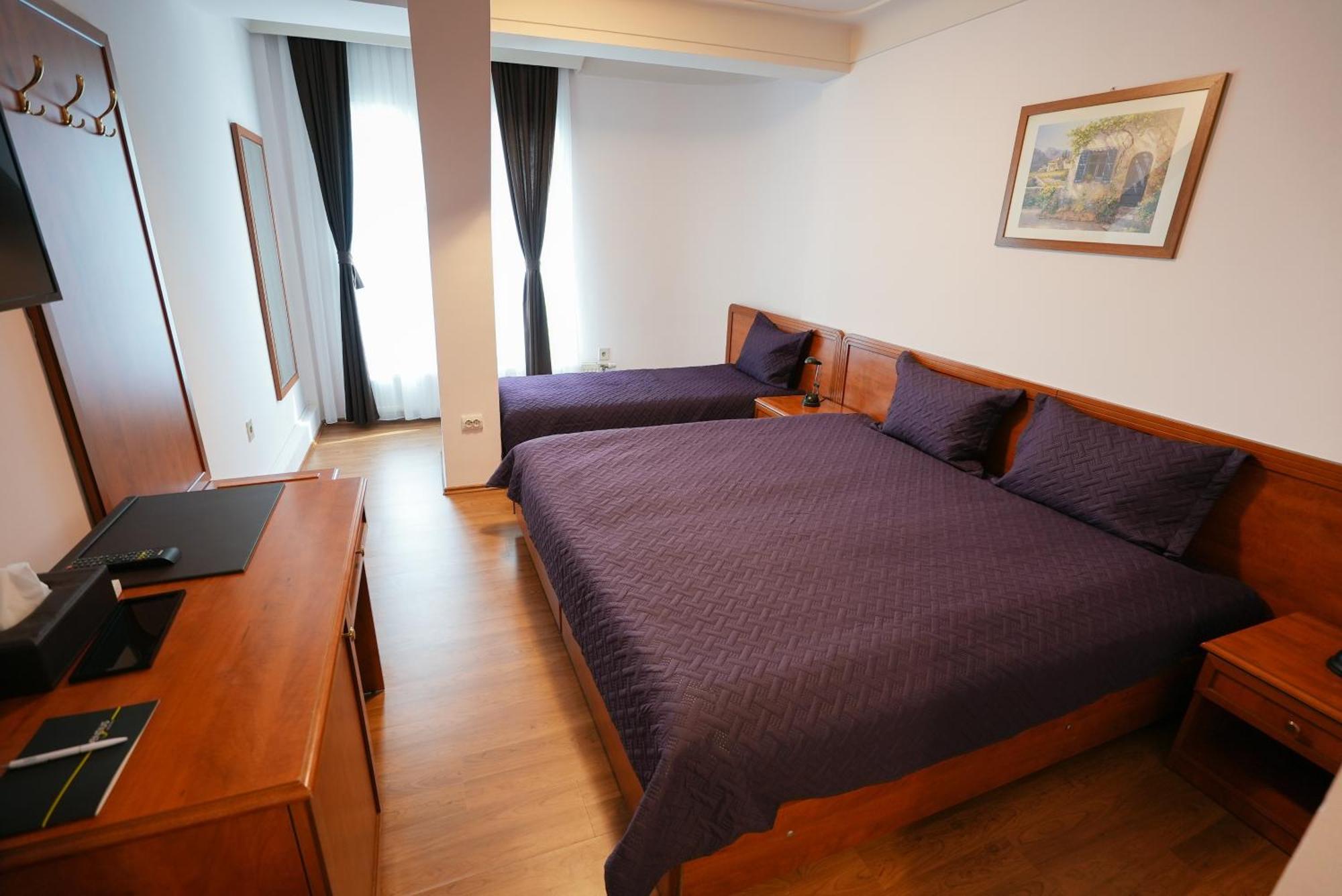 Hotel Gold Inn Peje Extérieur photo